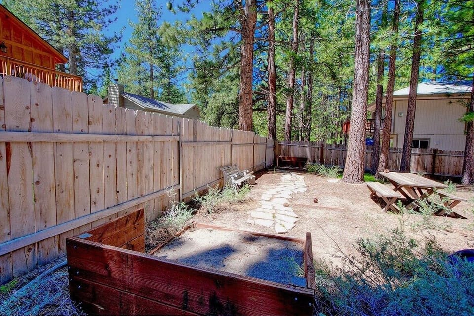 House, 3 Bedrooms | Property grounds