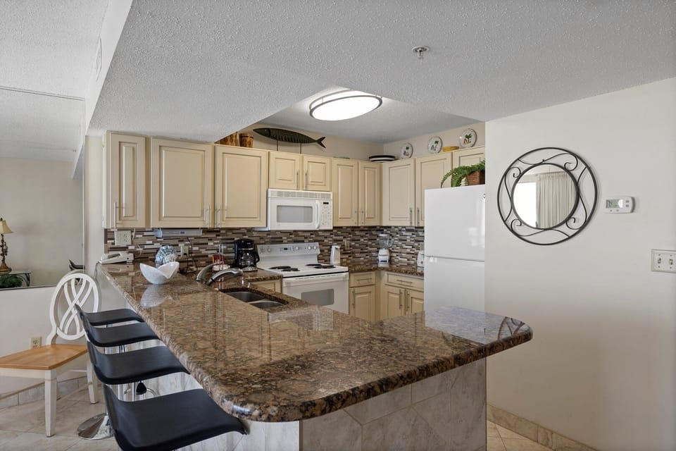 Condo, 1 Bedroom | Private kitchen | Coffee/tea maker, fridge, oven, toaster