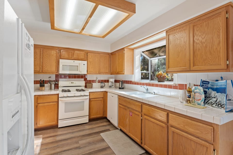 House, 3 Bedrooms | Private kitchen | Fridge, coffee/tea maker, toaster