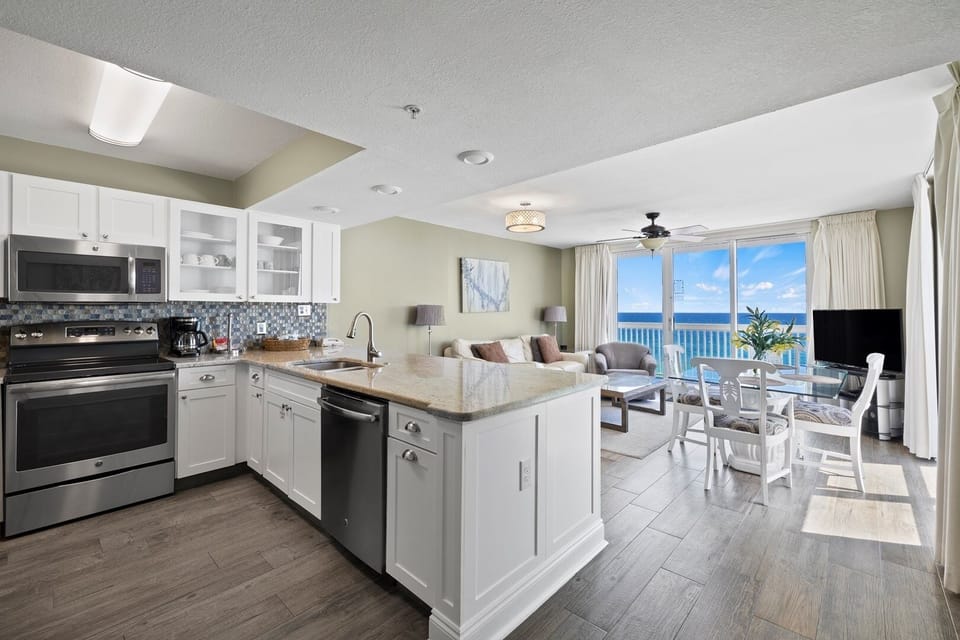 Condo, 1 Bedroom | Private kitchen | Coffee/tea maker, fridge, oven, toaster