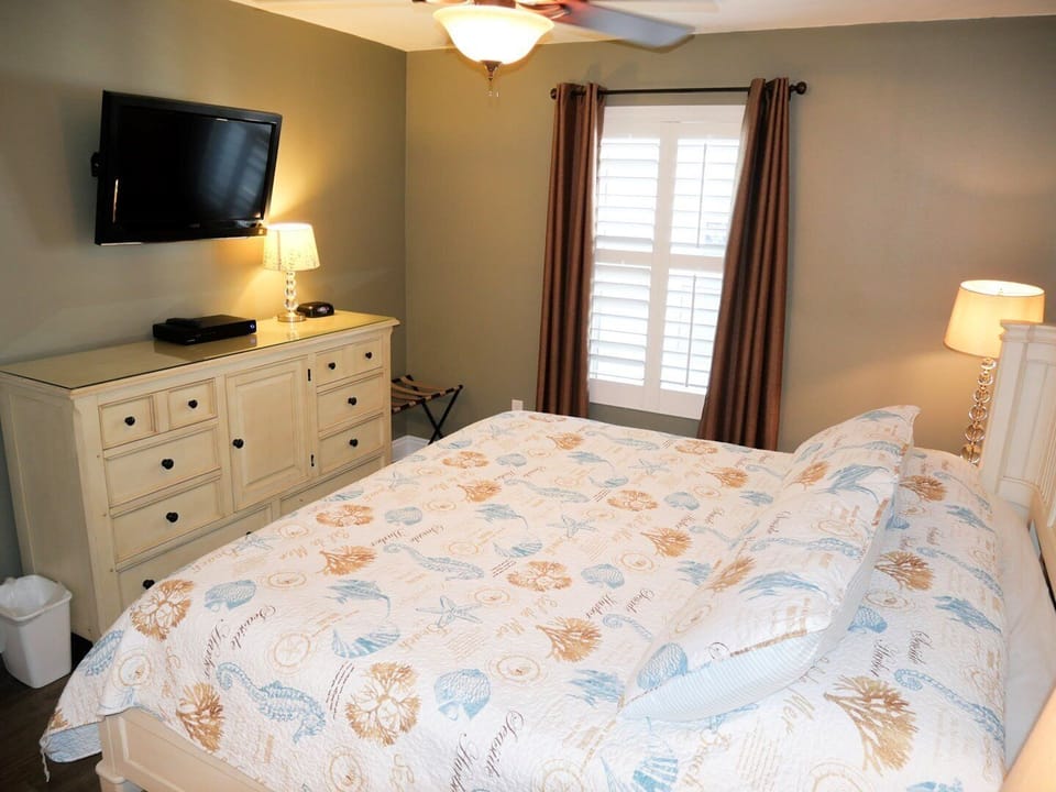 Condo, 1 Bedroom | Iron/ironing board, WiFi (free)