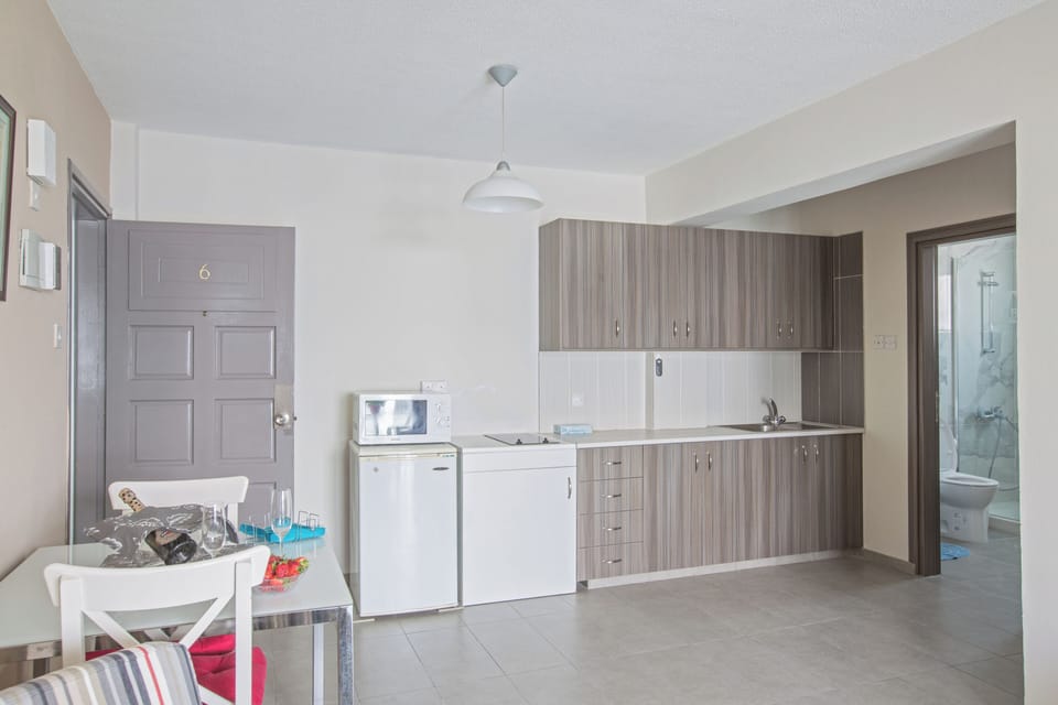 Apartment, 1 Bedroom, Balcony, City View | Private kitchen