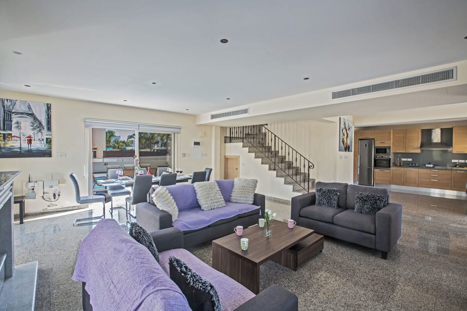 Villa, 4 Bedrooms, Private Pool, Garden View | Living area