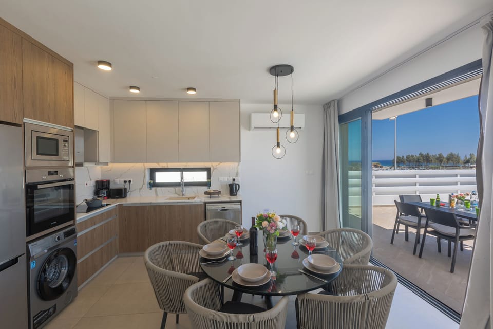 Villa, 3 Bedrooms, Smoking, Private Pool | Dining
