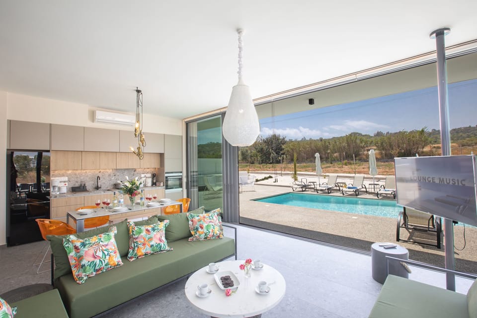 Villa, 4 Bedrooms, Private Pool, Garden View | Outdoor dining