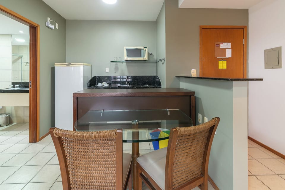 City Apartment | In-room dining