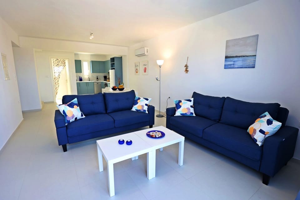 Villa, 4 Bedrooms, Private Pool, Garden View | Living area