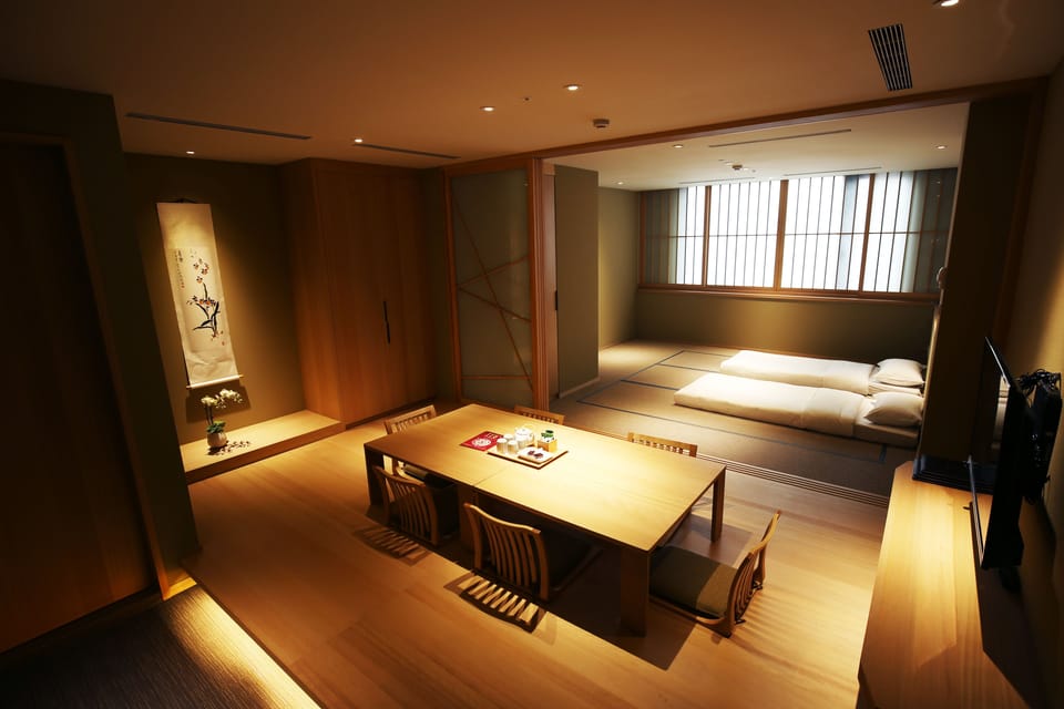 Premier Twin Japanese Style | In-room safe, desk, blackout drapes, iron/ironing board
