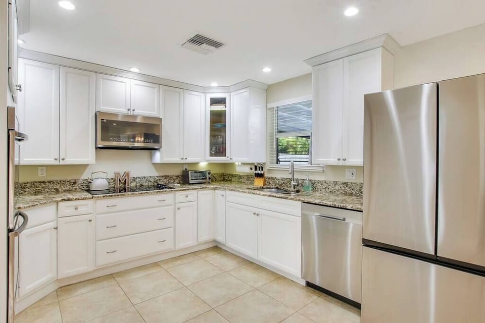 Brand new 2023 kitchen appliances 