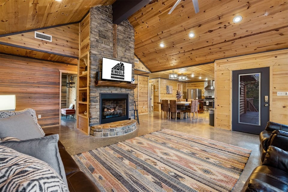 Open style living area and kitchen