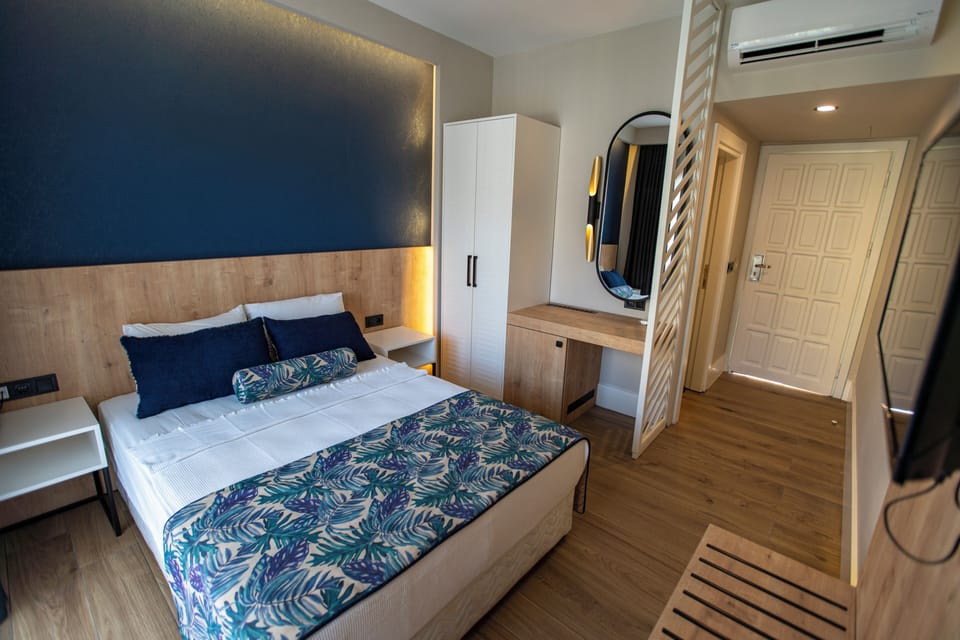 Premium bedding, minibar, desk, laptop workspace