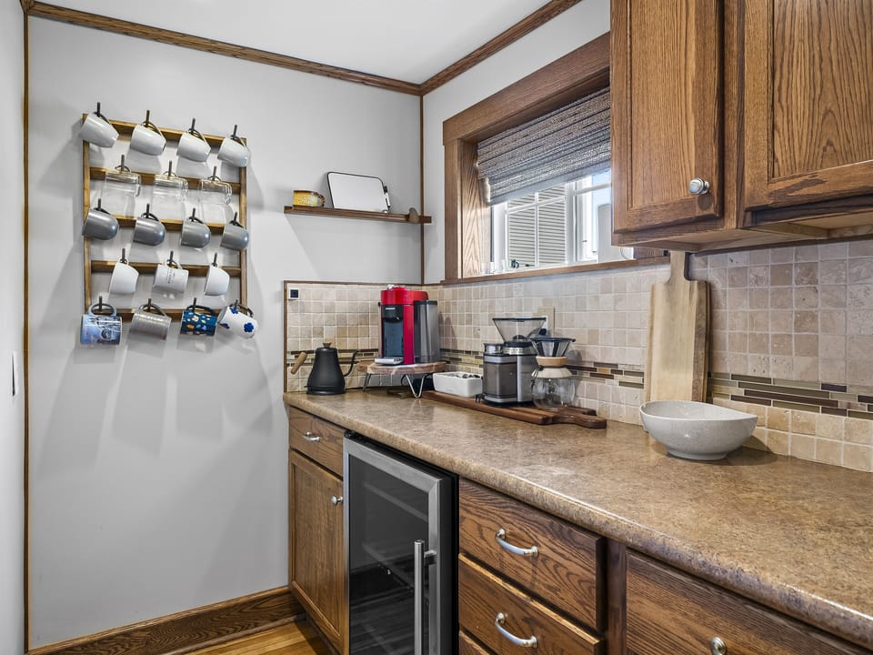 Nesspresso, Coffee Griner, French Press, Pour over and more.