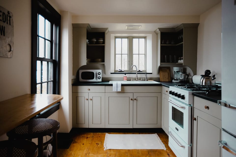 Cottage - Kitchen (2)