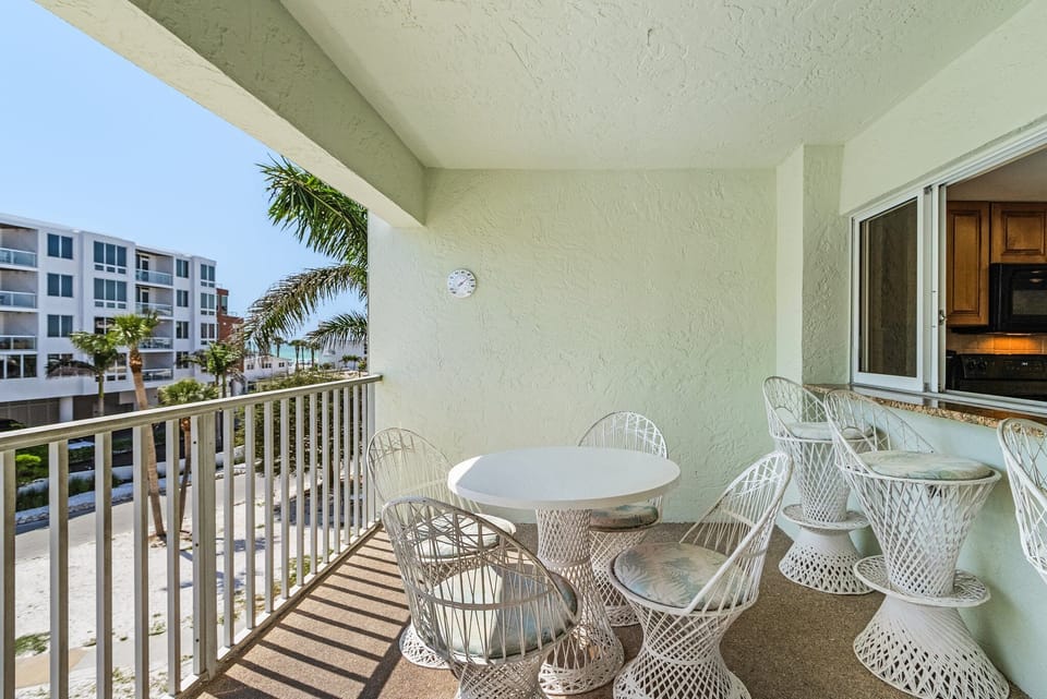Balcony with Pass thru window