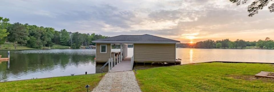 A sneak peek at our lakefront vacation rental!