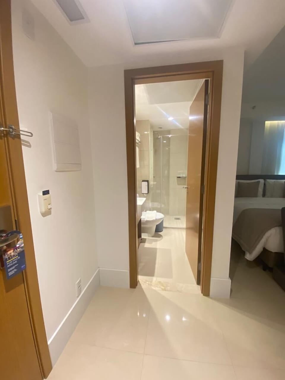 Executive Room, 1 Queen Bed, Non Smoking | Soundproofing, WiFi (free), bed sheets