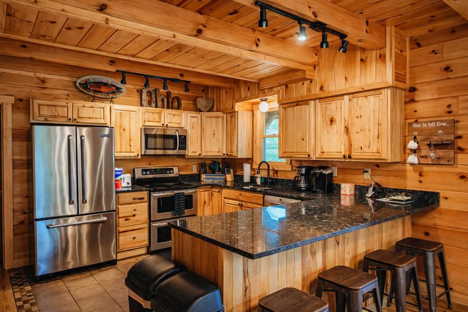 Hidden Lake Lodge: kitchen