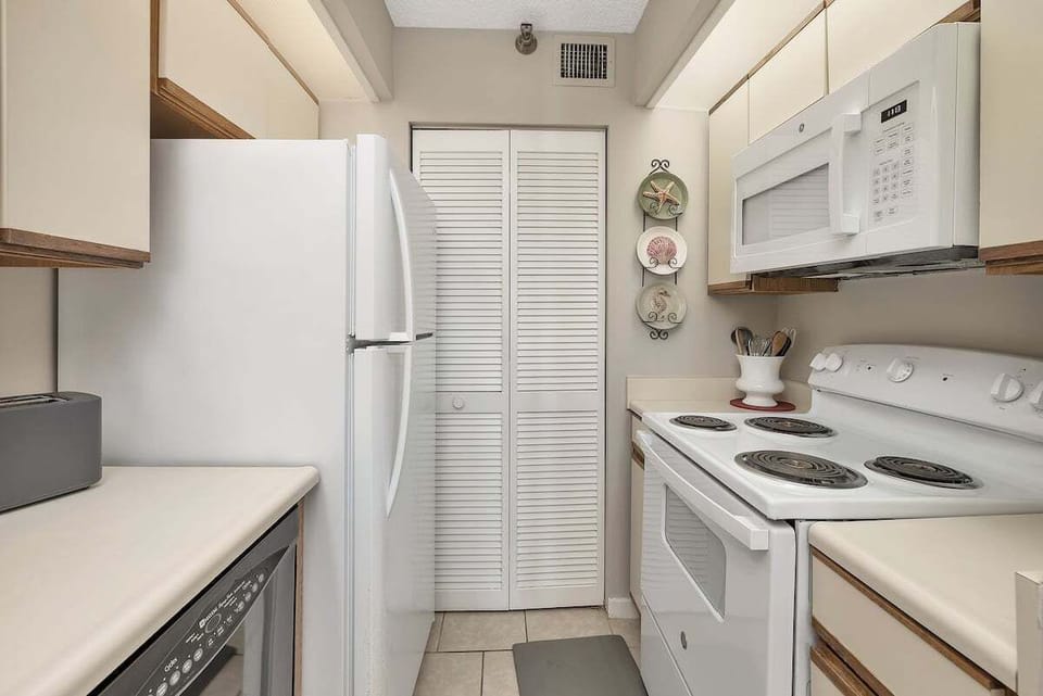 Beach Club 228 - Kitchen