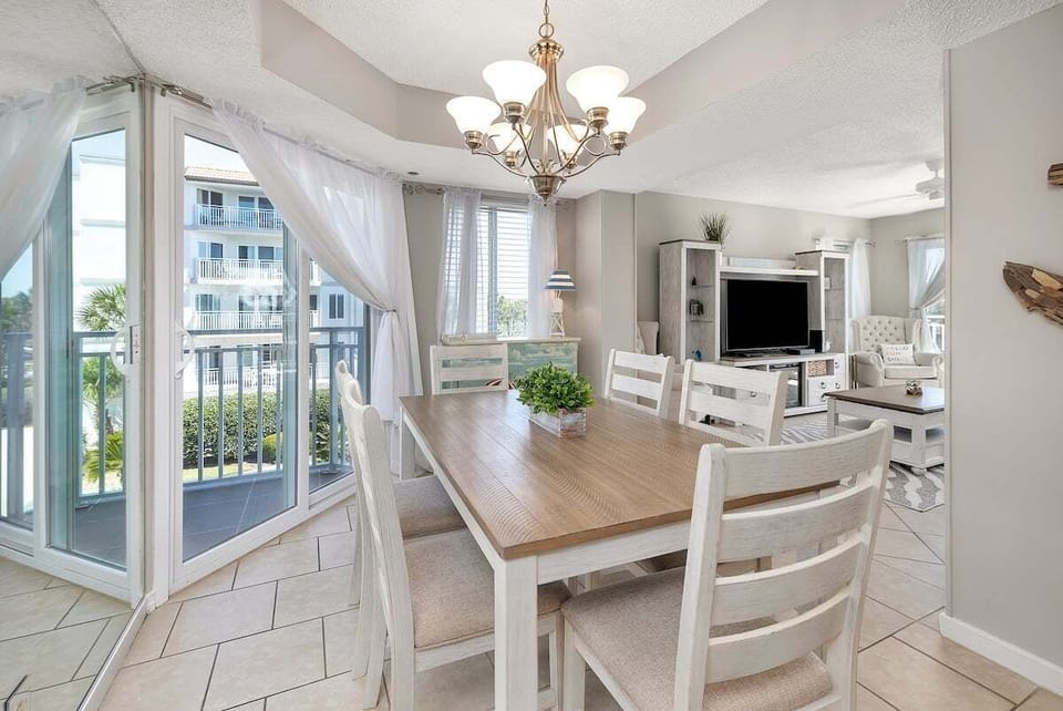 Beach Club 228 - Living Space