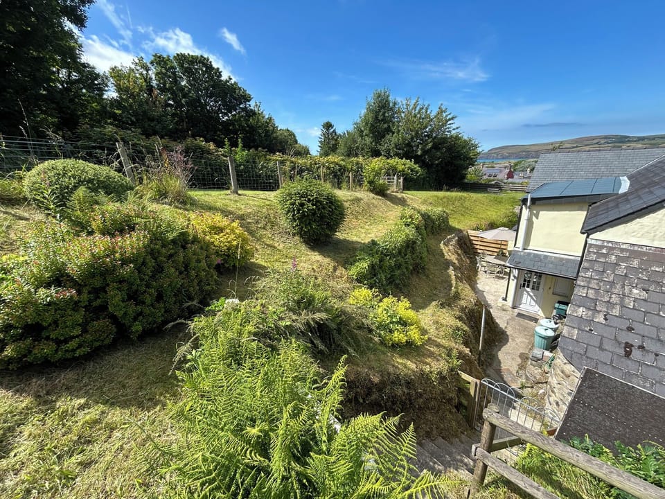 Cottage | Property grounds