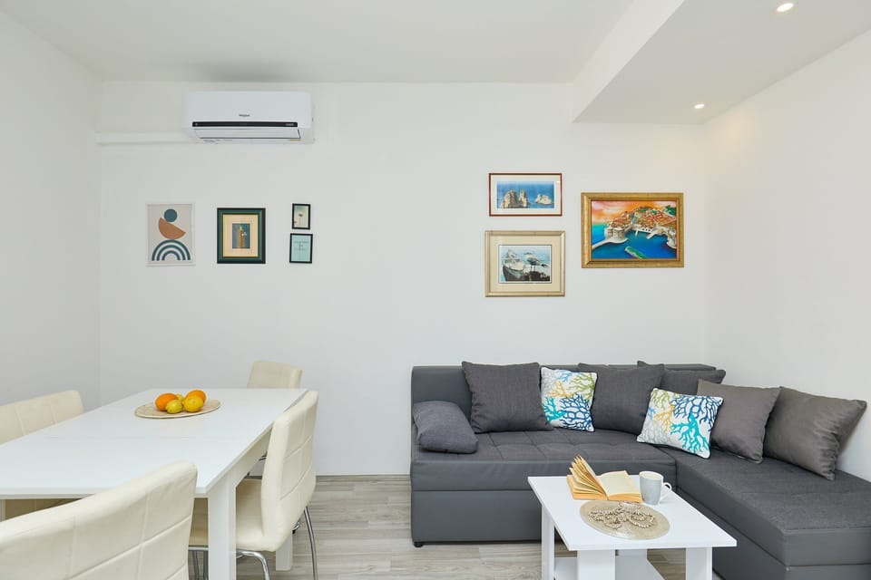 Apartment (One Bedroom Apartment with Terrace) | Living room | 25-inch flat-screen TV with cable channels, TV