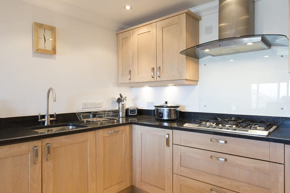 Fridge, dishwasher, electric kettle, toaster