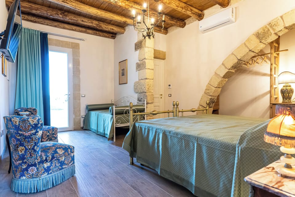 Triple Room, Accessible | Hypo-allergenic bedding, free minibar items, in-room safe