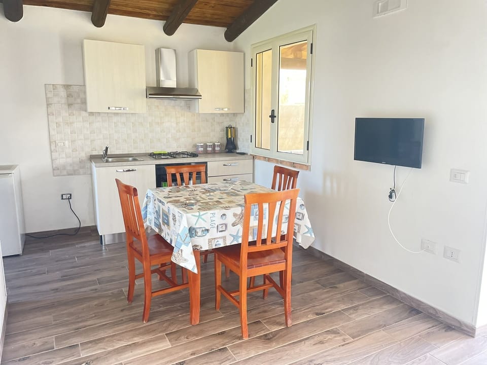 Standard Apartment, Private Bathroom, Garden View (Appartamento Quadruplo) | Private kitchen
