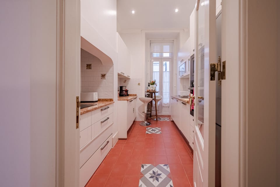Fully equipped kitchen, very bright and spacious
