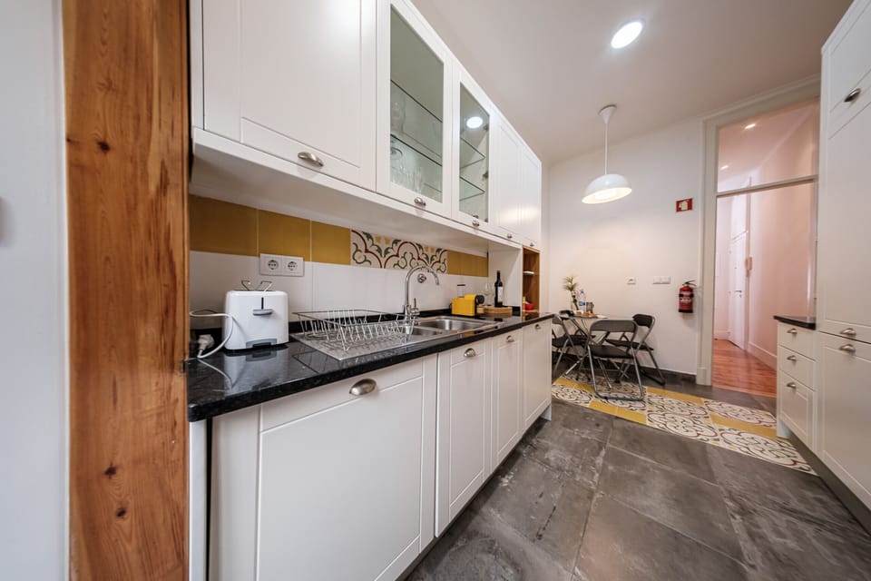 Fully equipped kitchen, very bright and spacious