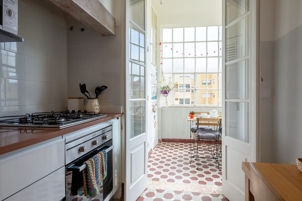Fully equipped kitchen, very bright and spacious