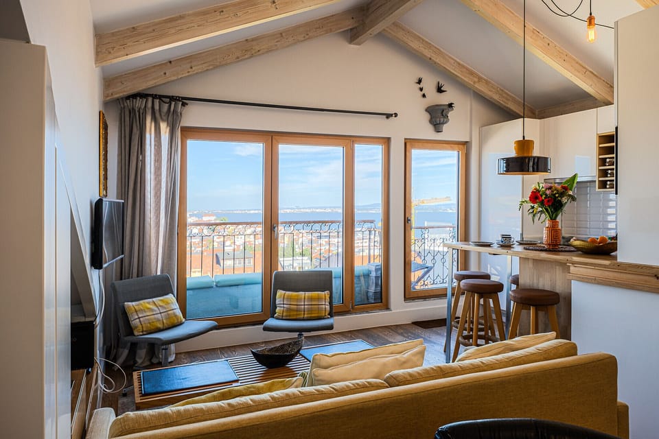 Living room with air conditioning and a view over the city