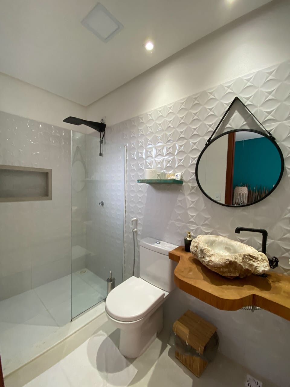 Superior Double or Twin Room, 1 Bedroom, Lanai, Poolside | Bathroom | Shower, free toiletries, hair dryer, towels