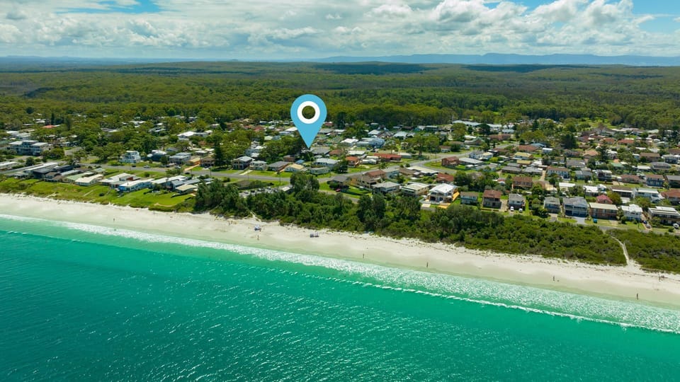 Amazing beach only a few minutes walk away, Close to local golf course