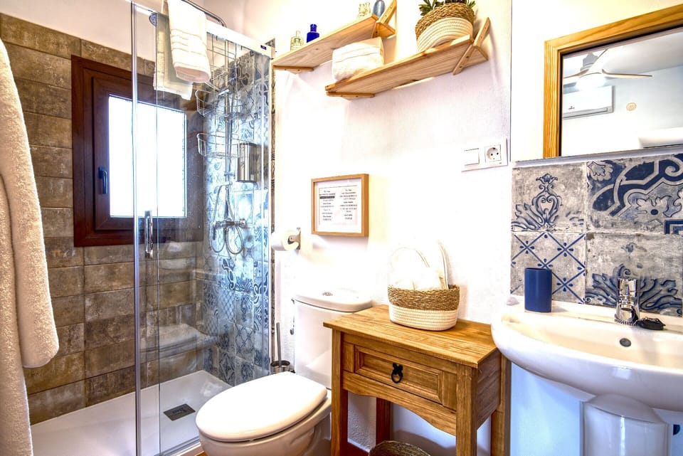 Standard Double Room, Ensuite (2) | Bathroom