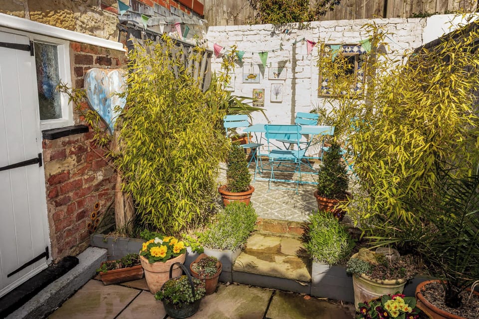 Honey Cottage, Hinderwell - Host & Stay