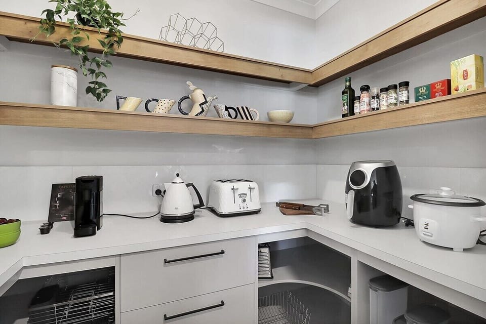 Walk in Pantry