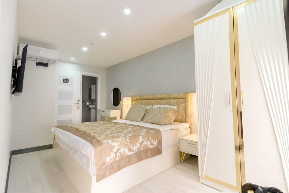 Deluxe Double Room | Egyptian cotton sheets, premium bedding, down comforters, free minibar