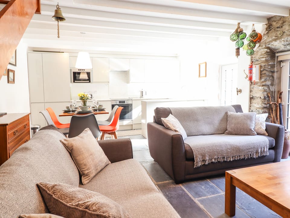 Cottage | Living area