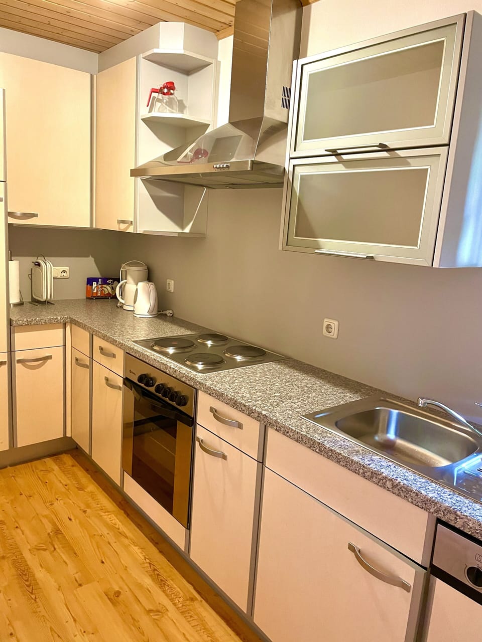 Comfort Apartment | In-room safe, blackout drapes, free WiFi, bed sheets