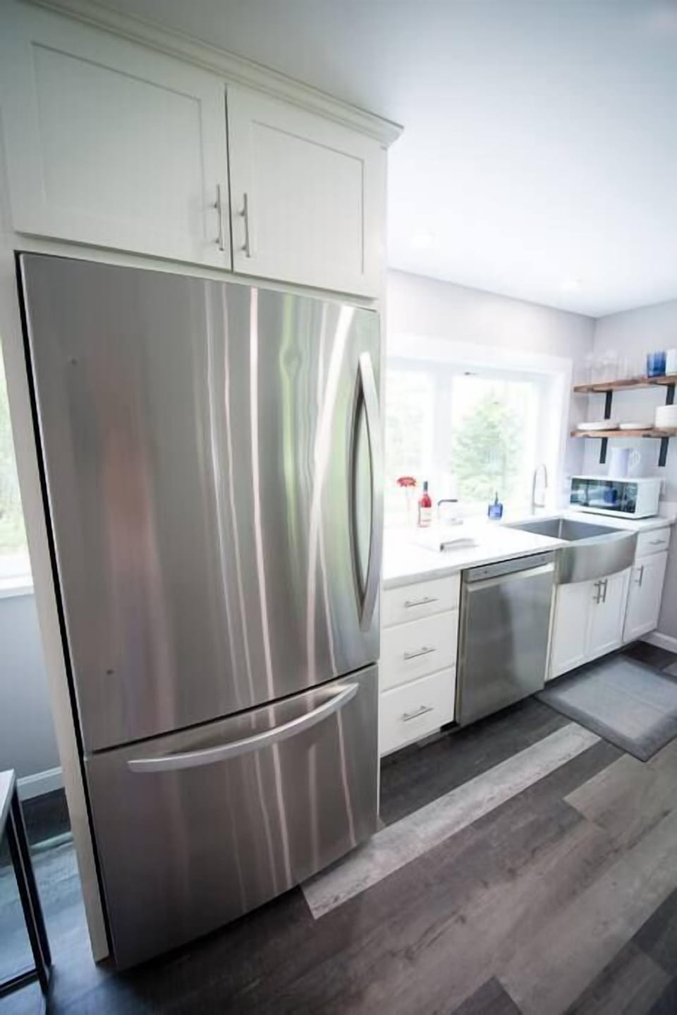 High end stainless steel appliances throughout