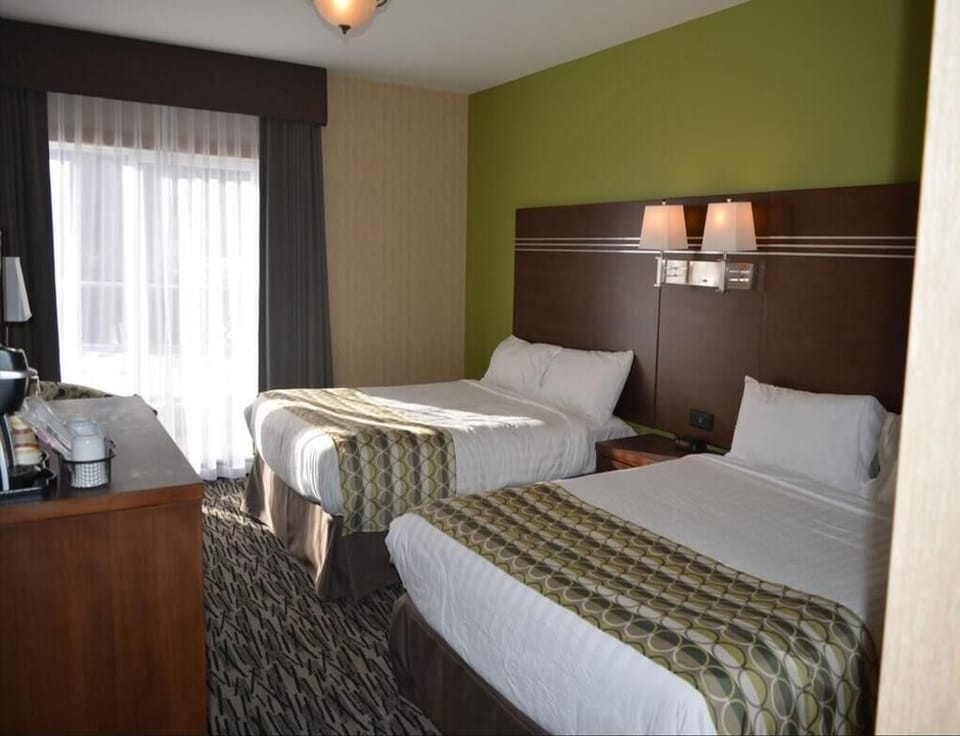 Deluxe room with 2 Queen Bed image 3