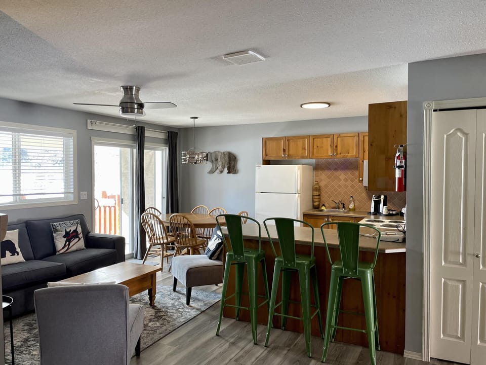 Condo 2 Bedroom 2 Bathroom-NO PETS image 4