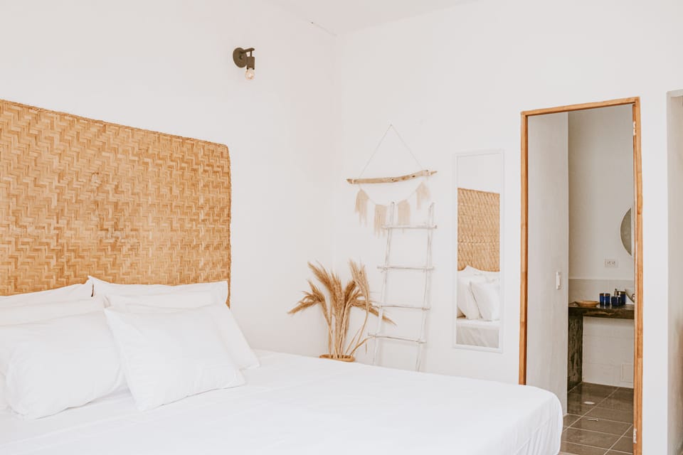 Luna | In-room safe, free WiFi