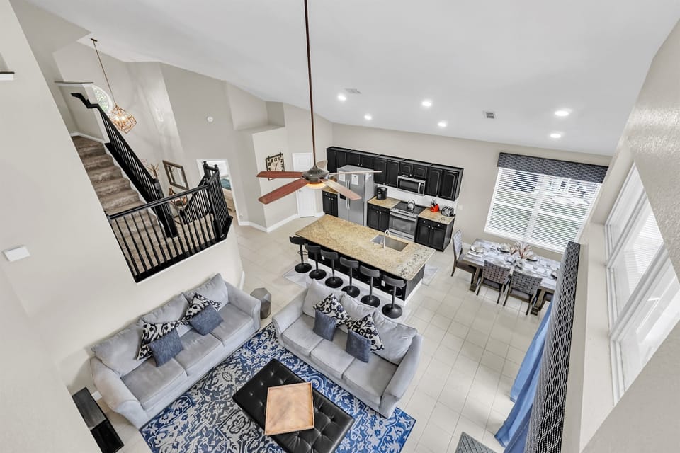 Custom Open Floor Plan With Plenty Of Room For Everyone To Spread Out