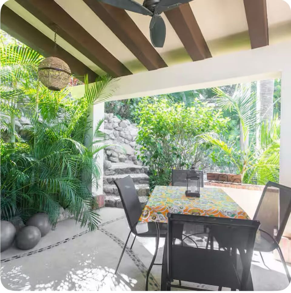 Private Patio with dining table for 4