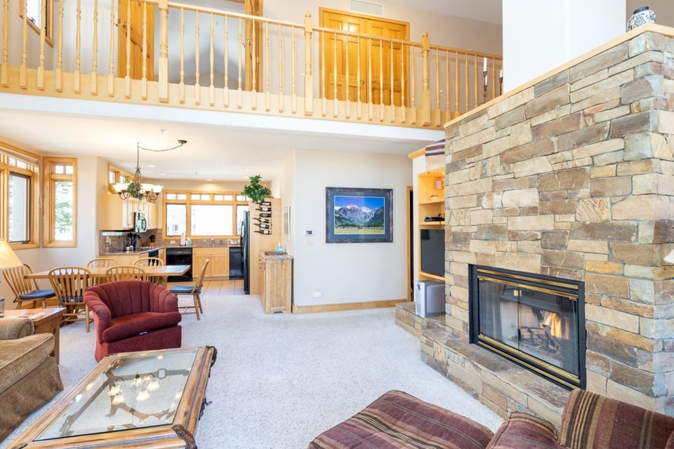 Townhome, 3 Bedrooms | Living area