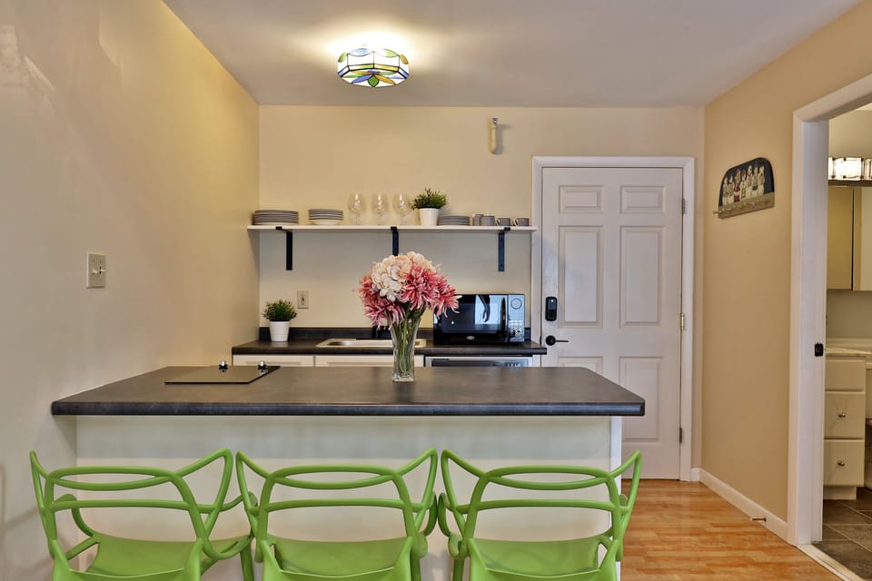 Cottage, 1 Bedroom | Private kitchen | Coffee/tea maker, fridge, toaster