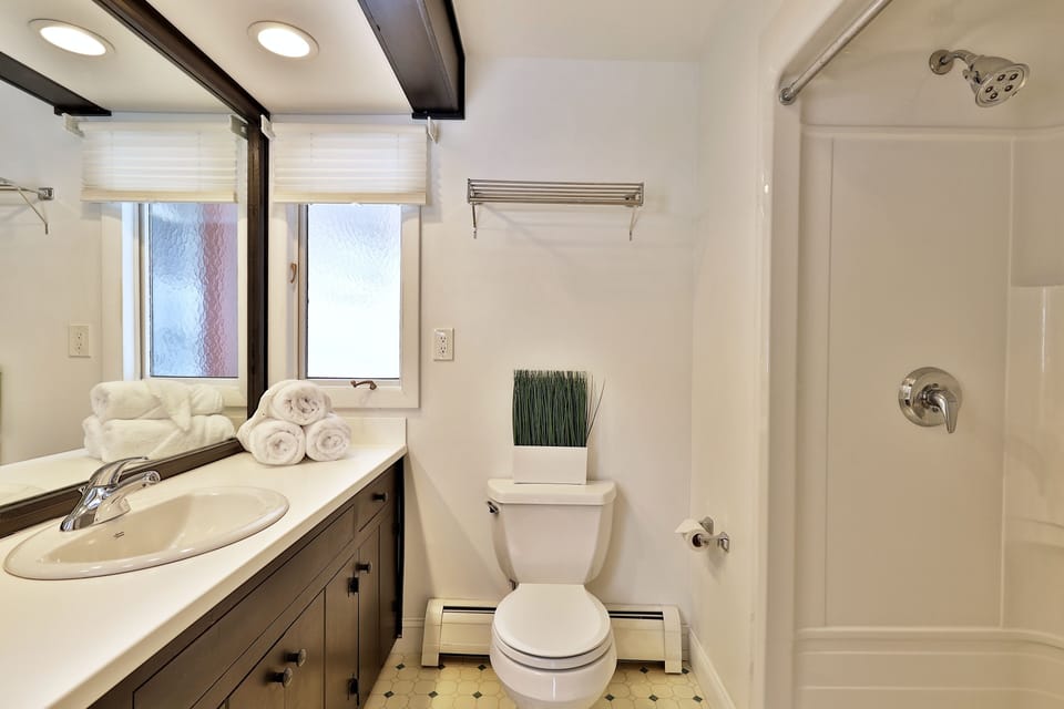 Cottage, 1 Bedroom | Bathroom | Towels