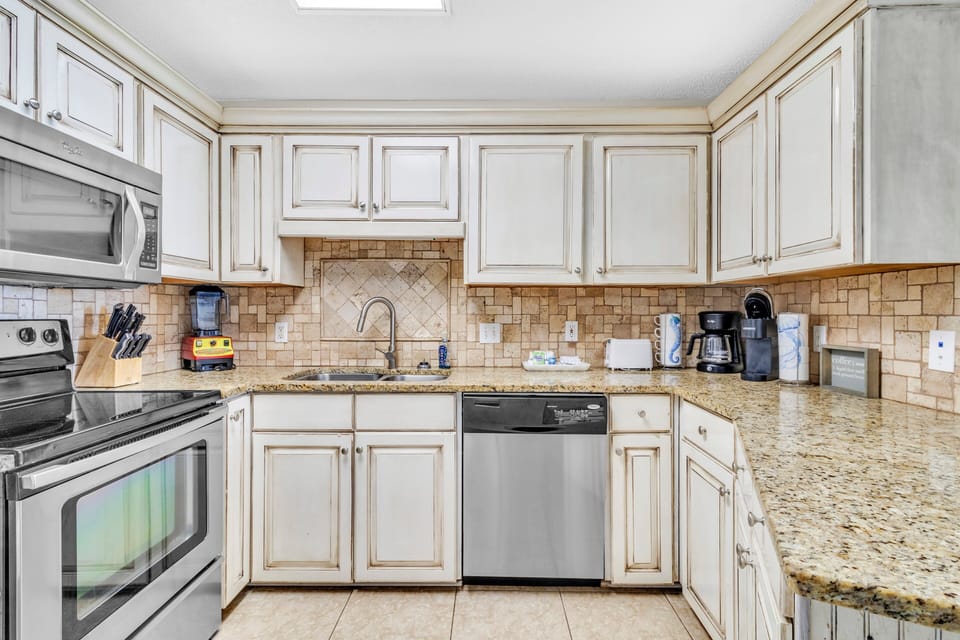 Phoenix V 1413, 2 Bedroom/2 Bathroom. Sleeps 8. Managed by Island Rentals